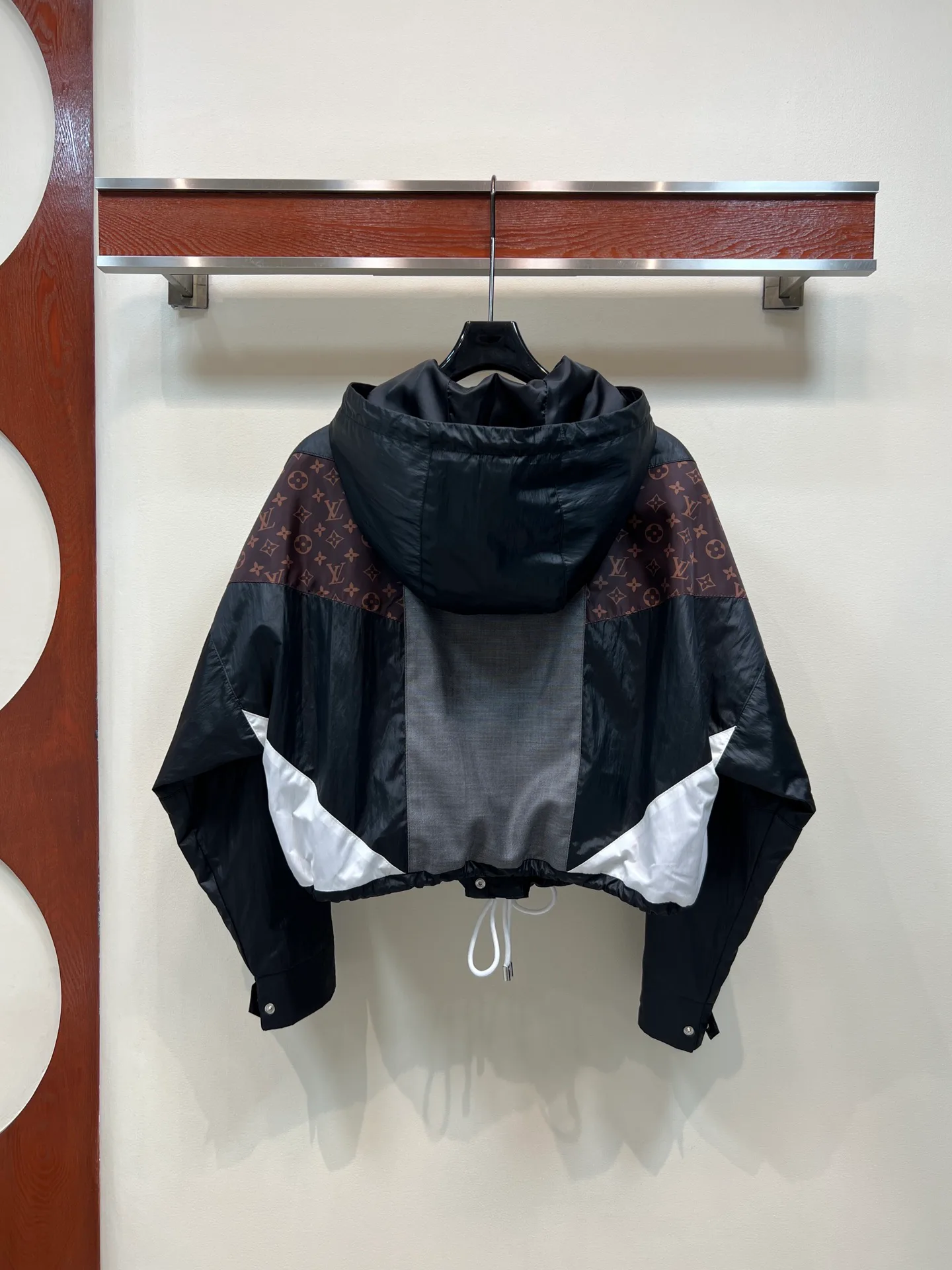 Куртки И Пуховики Женские Louis Vuitton 1886794