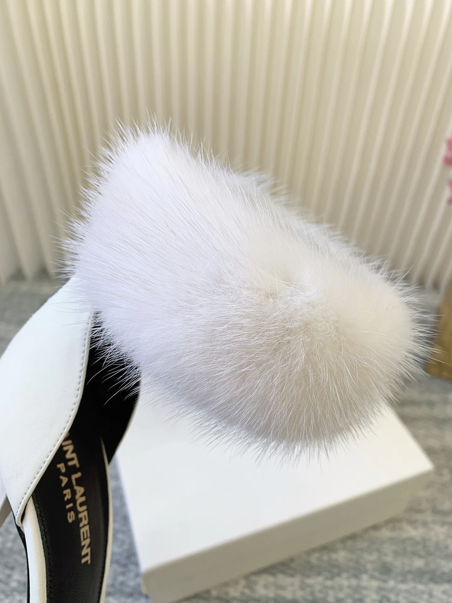 Босоножки Женские Saint Laurent 4560903