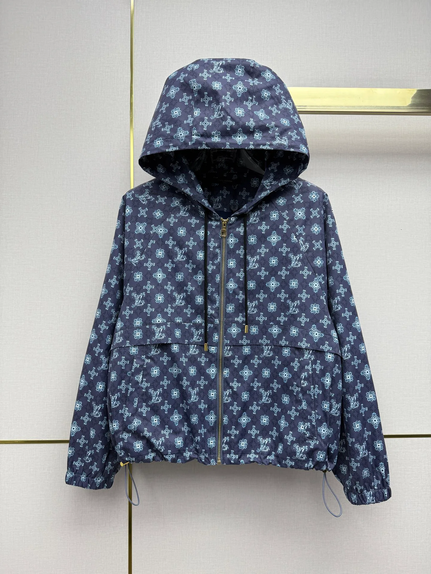 Куртки И Пуховики Женские Louis Vuitton 12868374