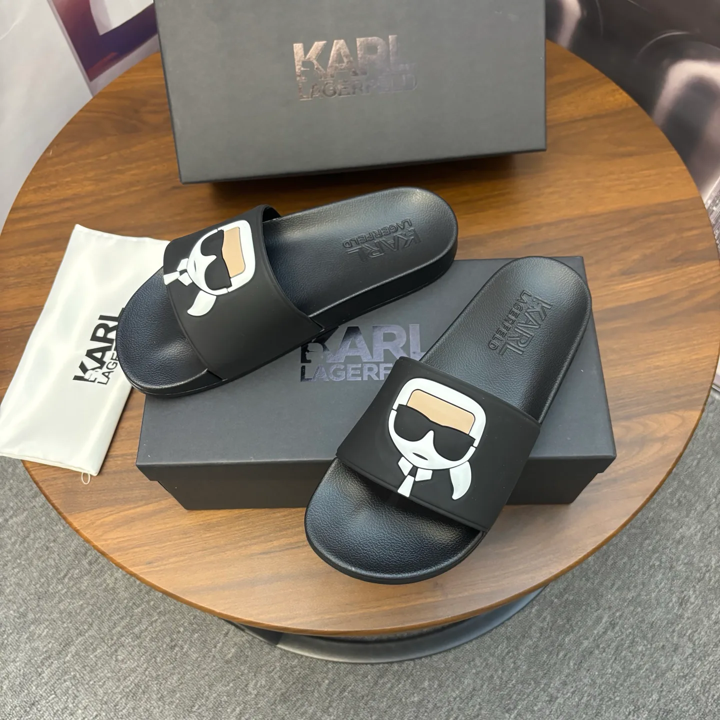 Шлепанцы Женские Karl Lagerfeld 10662657