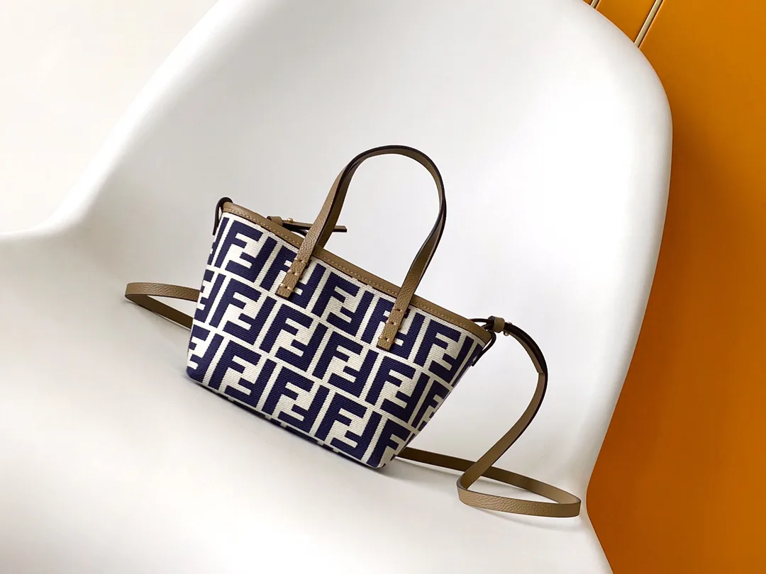 Сумки На Ремне Женские Fendi 13234552