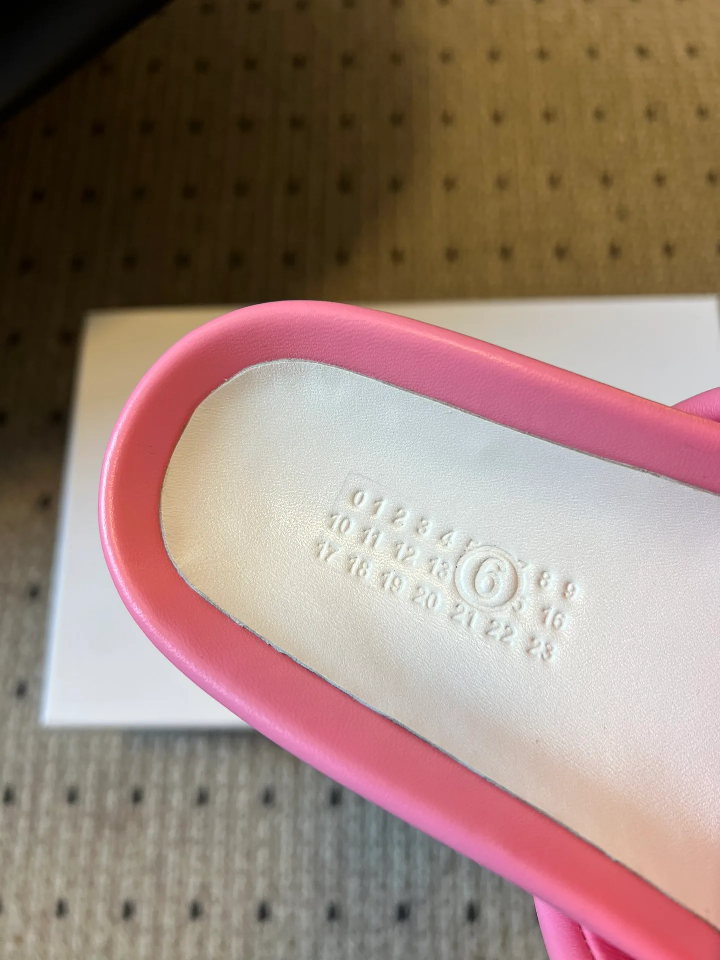 Шлепанцы Женские Maison Margiela 2387687