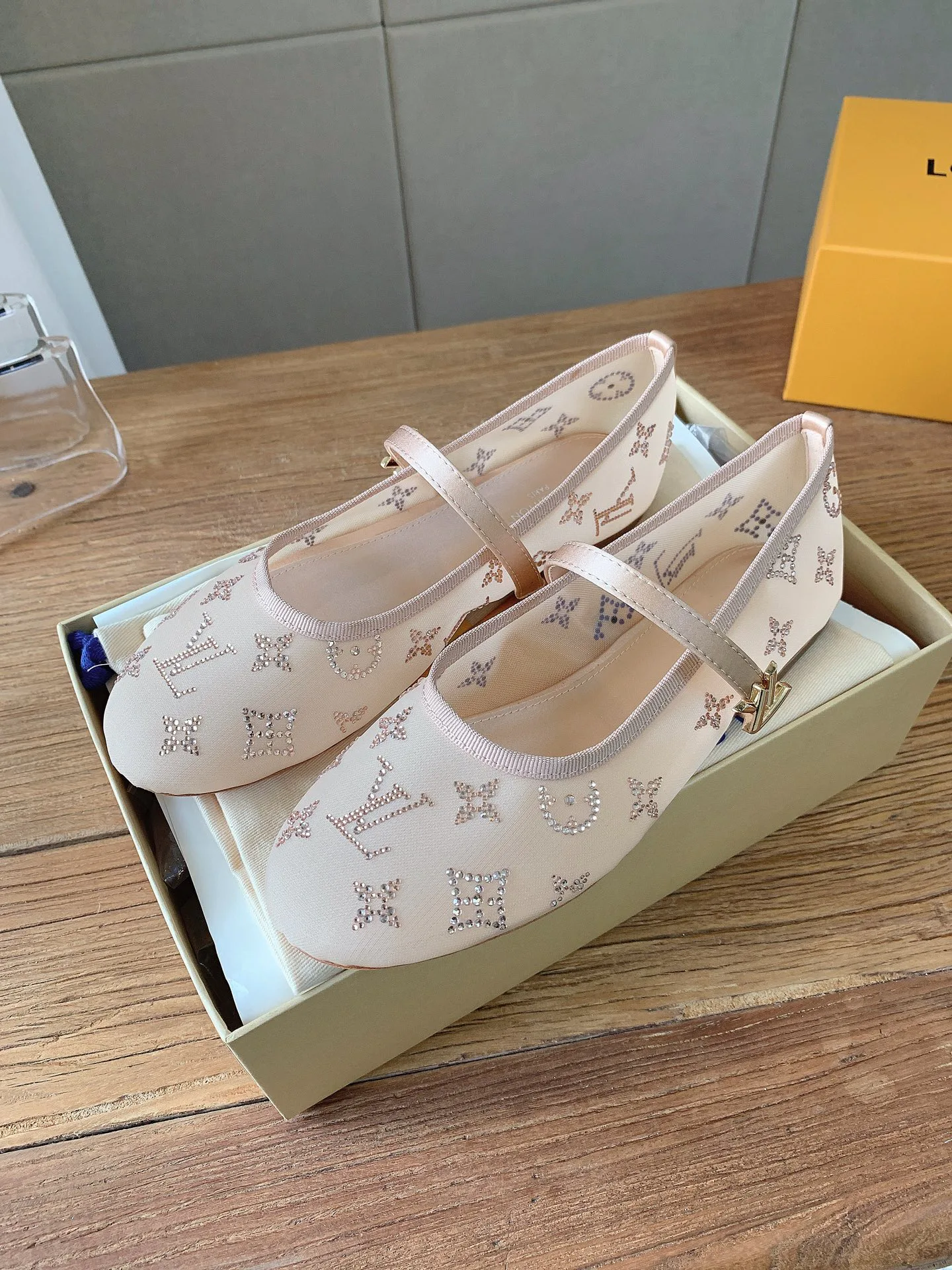 Балетки Женские Louis Vuitton 18365399