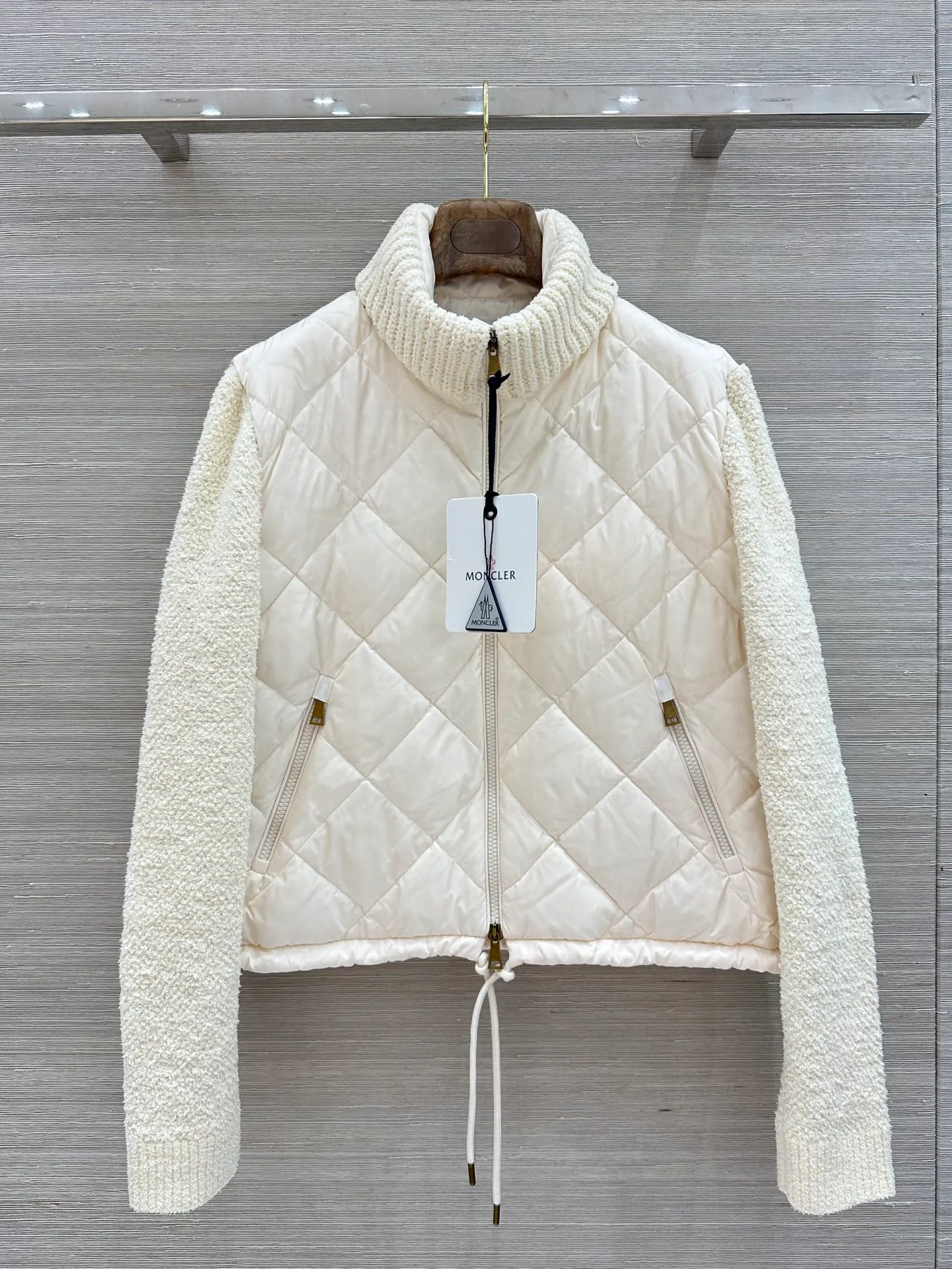 Куртки И Пуховики Женские Moncler 18175835
