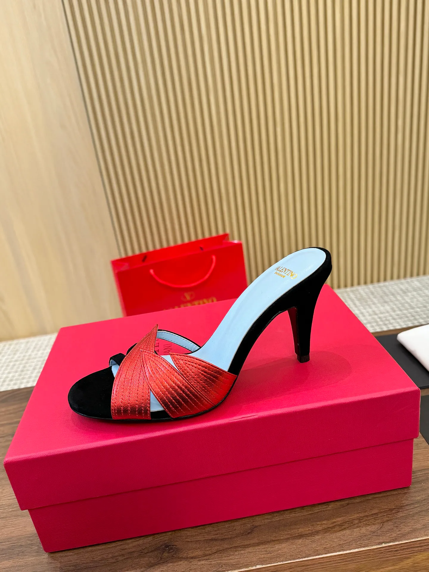 Босоножки Женские Valentino 9737245