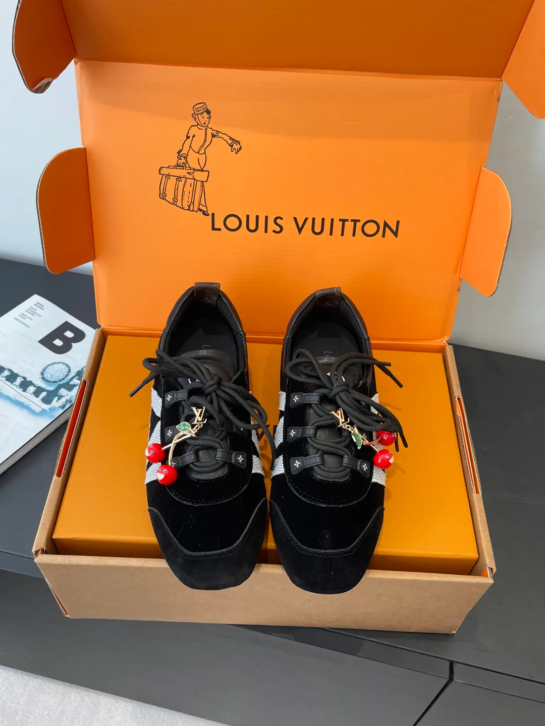Кроссовки Женские Louis Vuitton 1595083