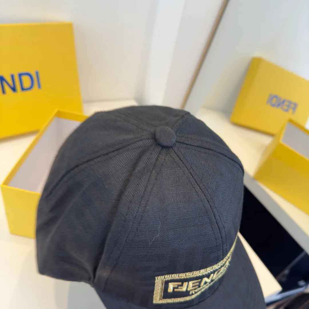 Головные Уборы Fendi 11416630