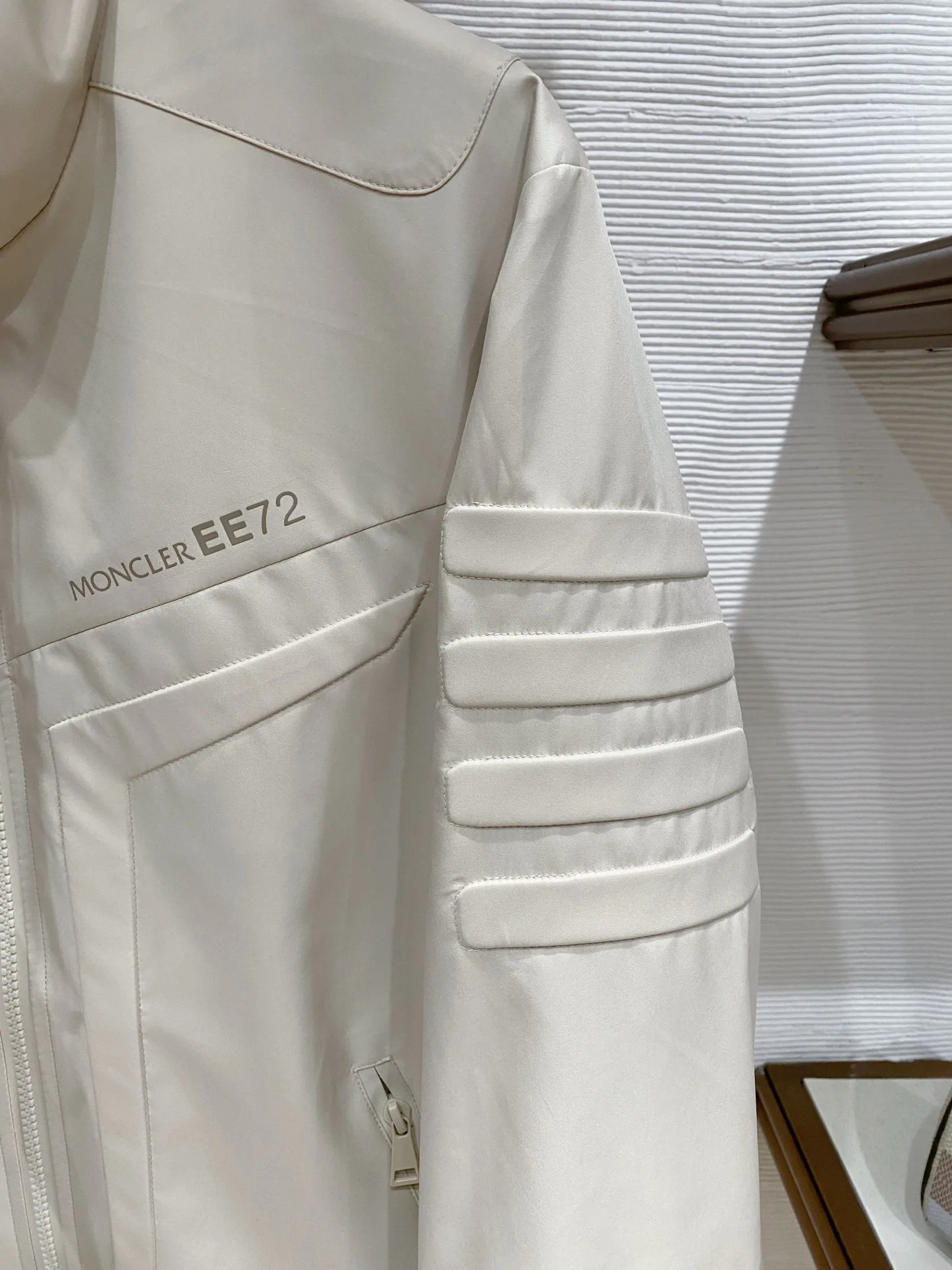 Куртки И Пуховики Мужские Moncler 11504121