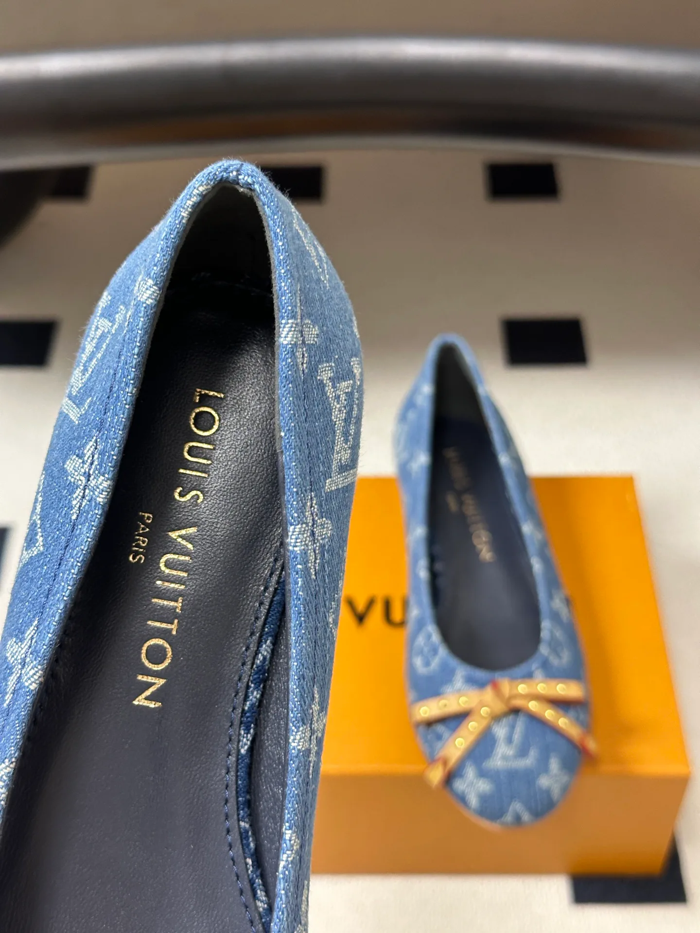 Балетки Женские Louis Vuitton 18049411