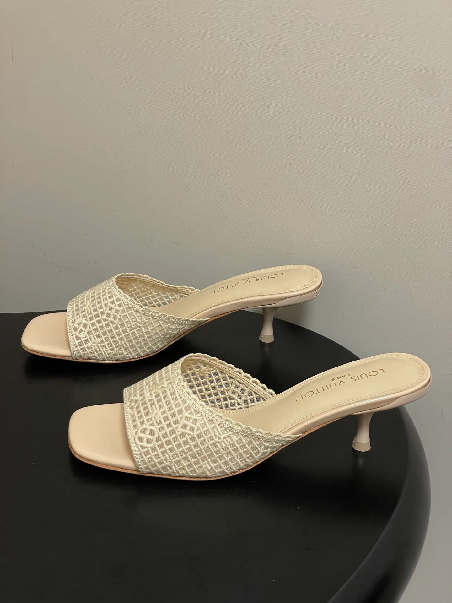 Босоножки Женские Louis Vuitton 13343908