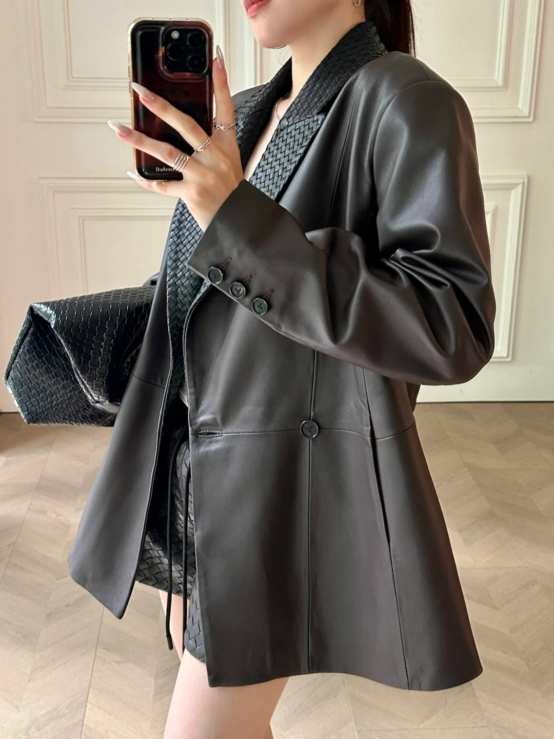 Кожаные Куртки И Дублёнки Женские Bottega Veneta 18200627