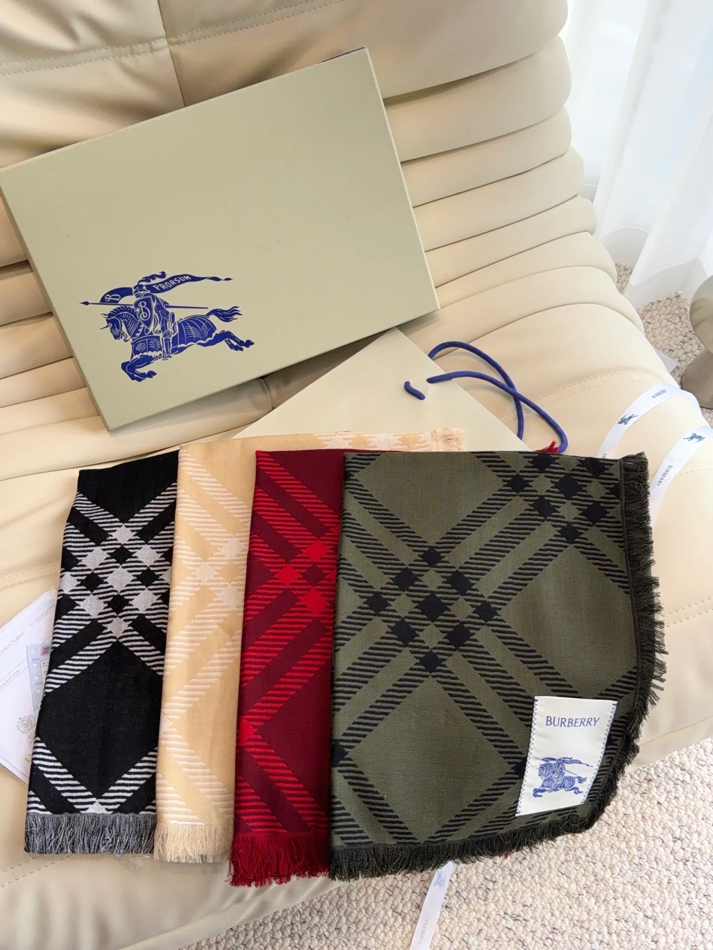 Шарфы Burberry 18401209