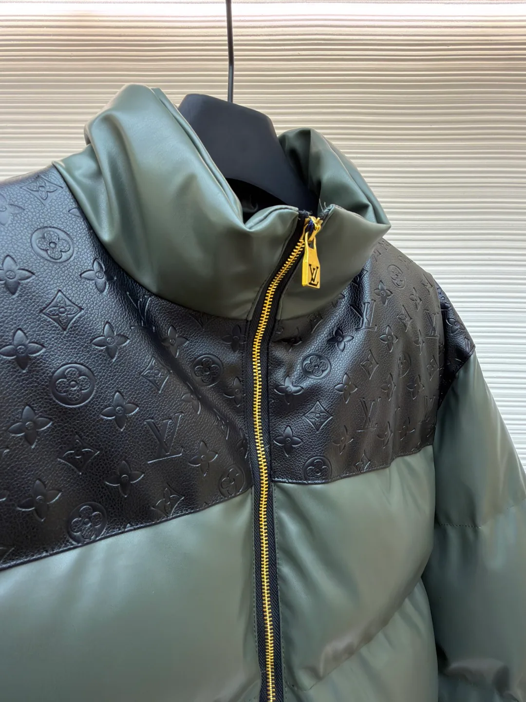 Куртки И Пуховики Мужские Louis Vuitton 1270789