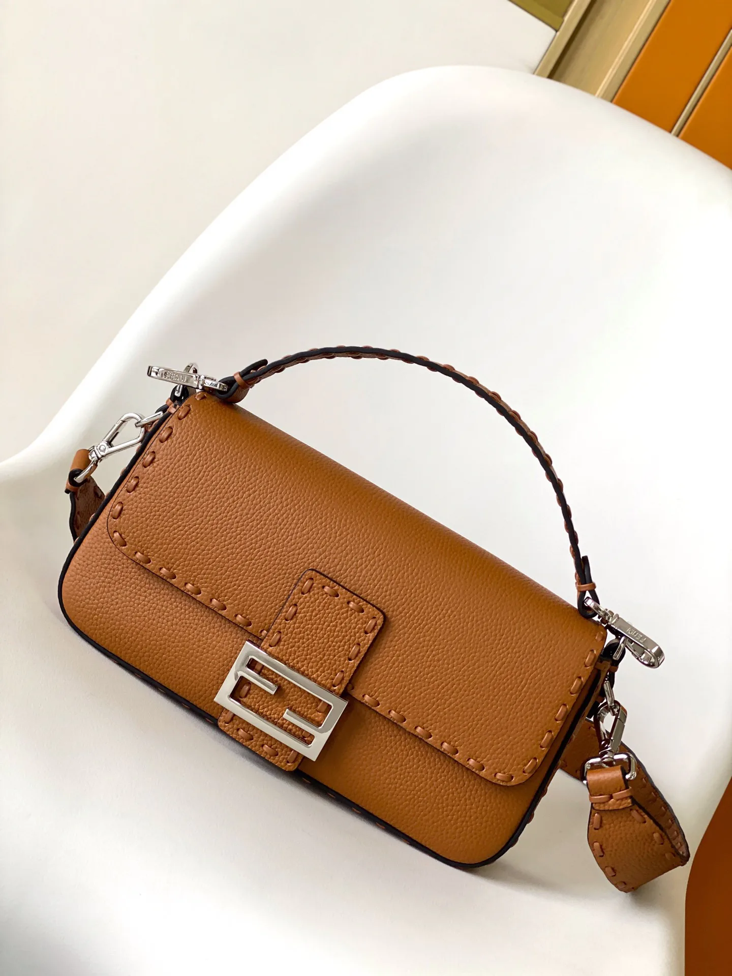 Классические Сумки Женские Fendi 12718238