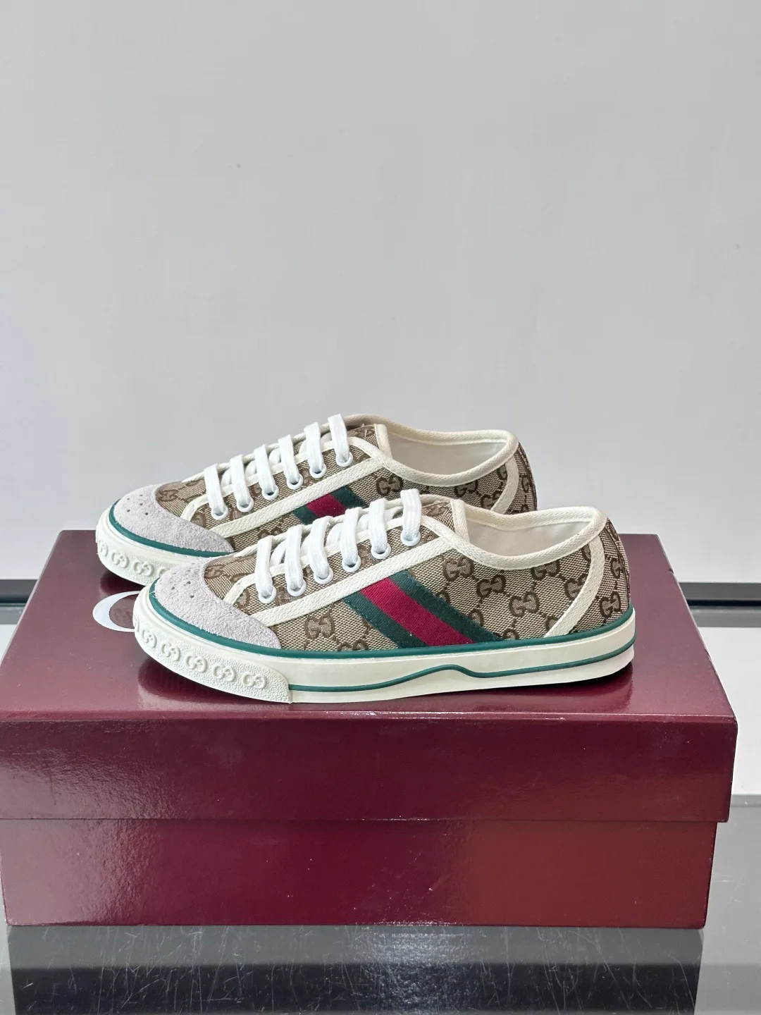 Кроссовки Женские Gucci 17941054
