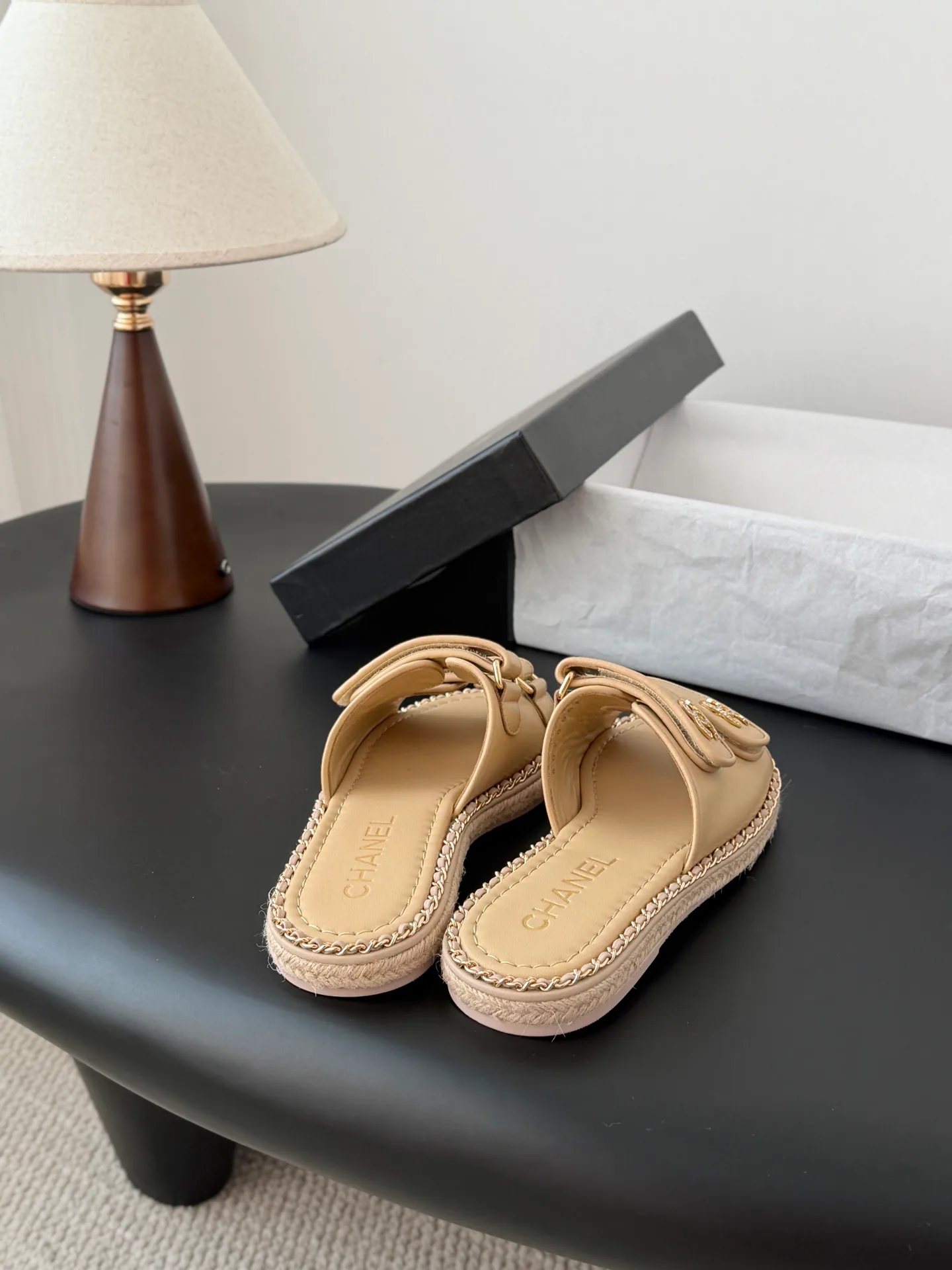 Сандалии Женские Chanel 11677186