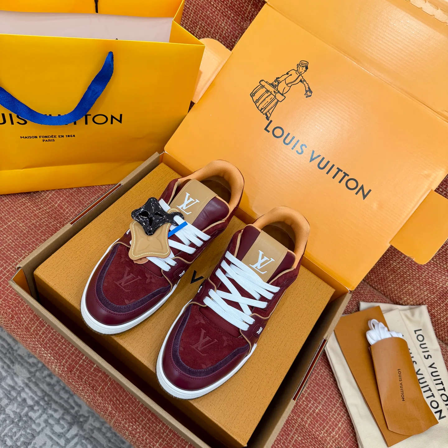 Кроссовки Женские Louis Vuitton 18765485