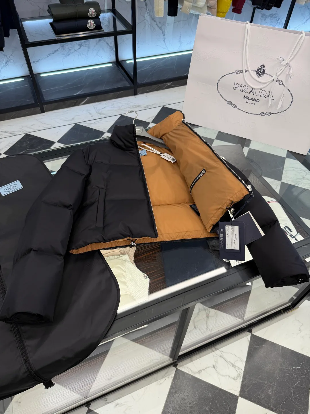 Куртки И Пуховики Женские Prada 19199074