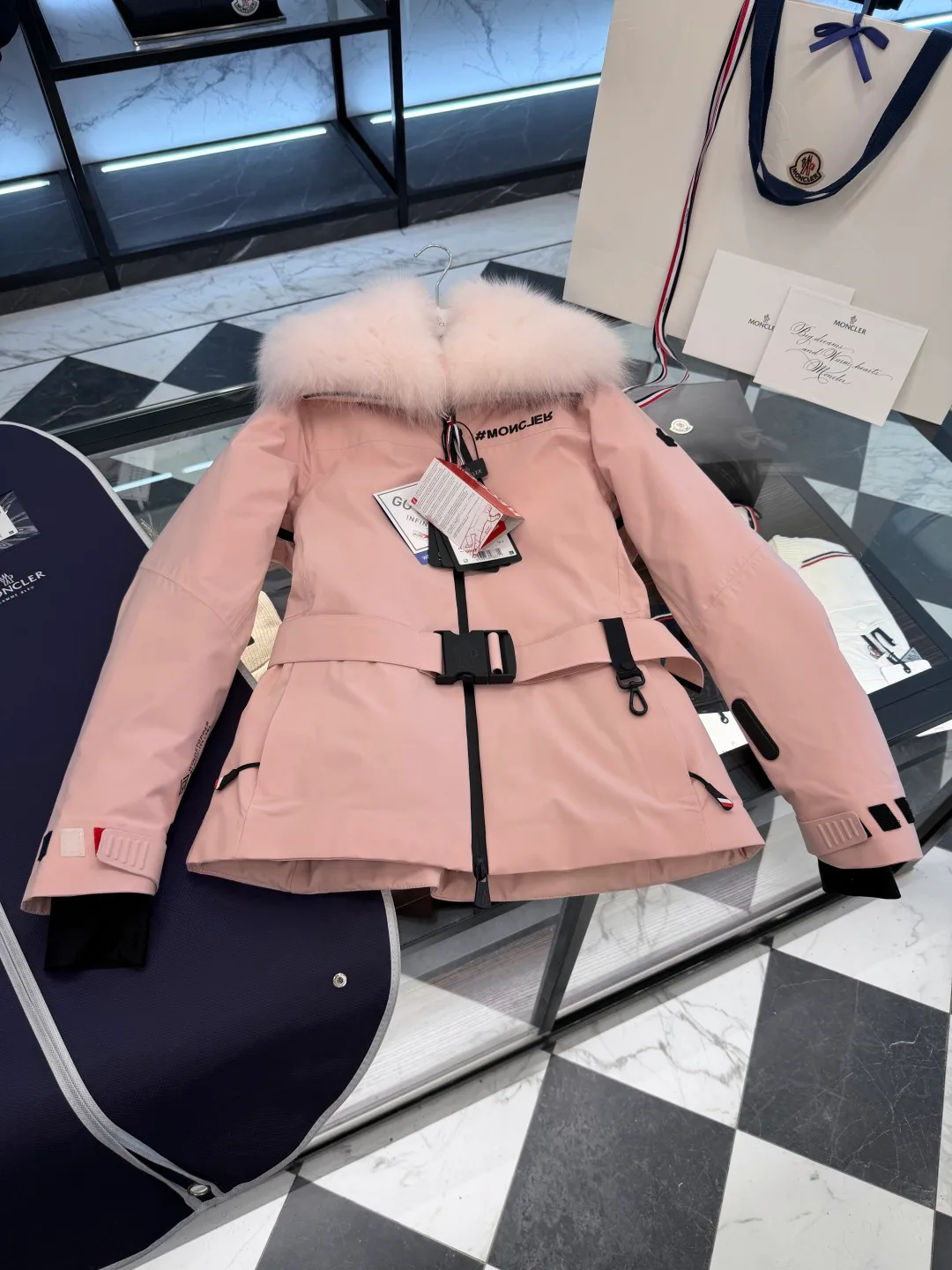 Куртки И Пуховики Женские Moncler 18725282