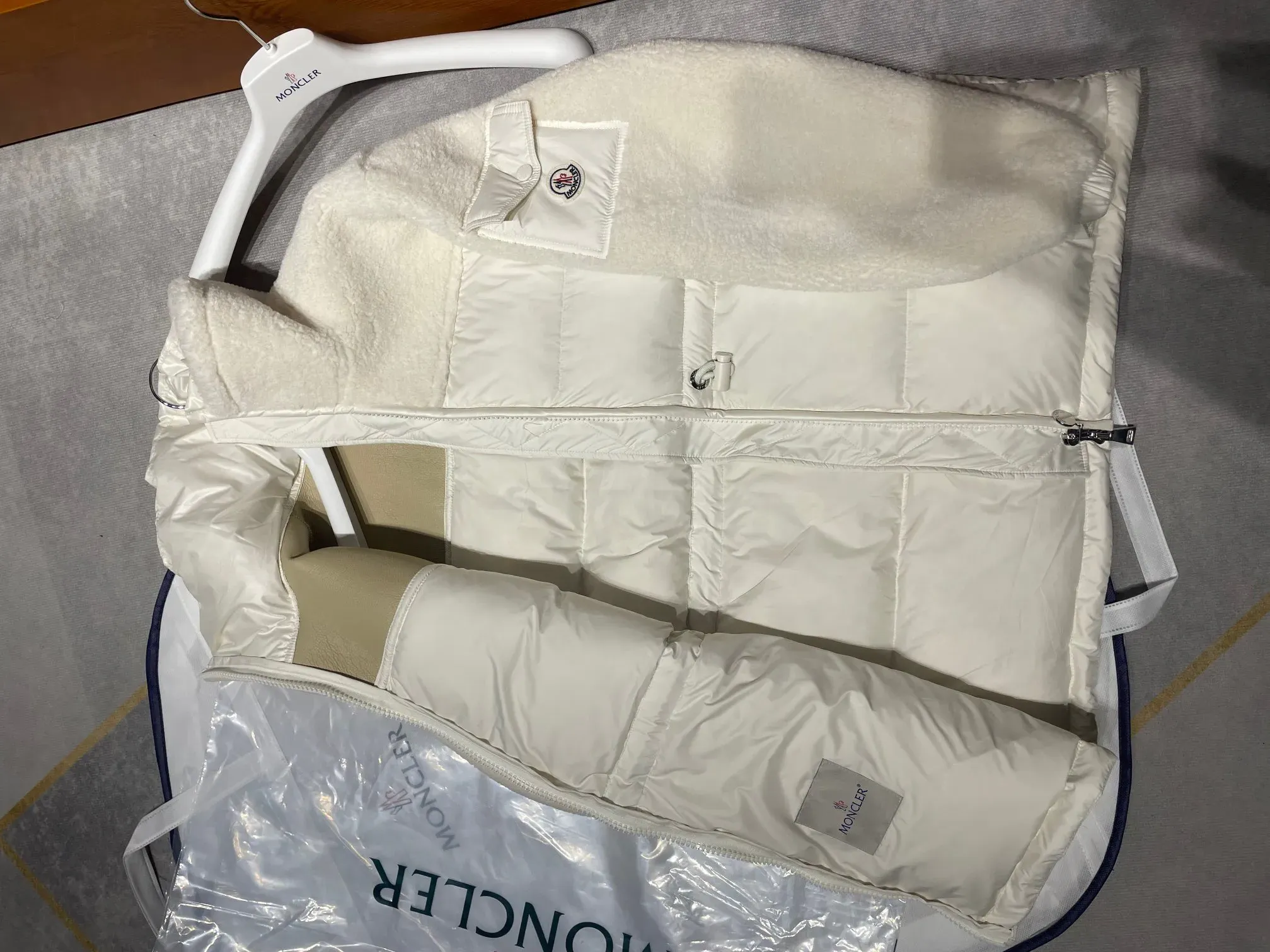 Куртки И Пуховики Женские Moncler 2734807