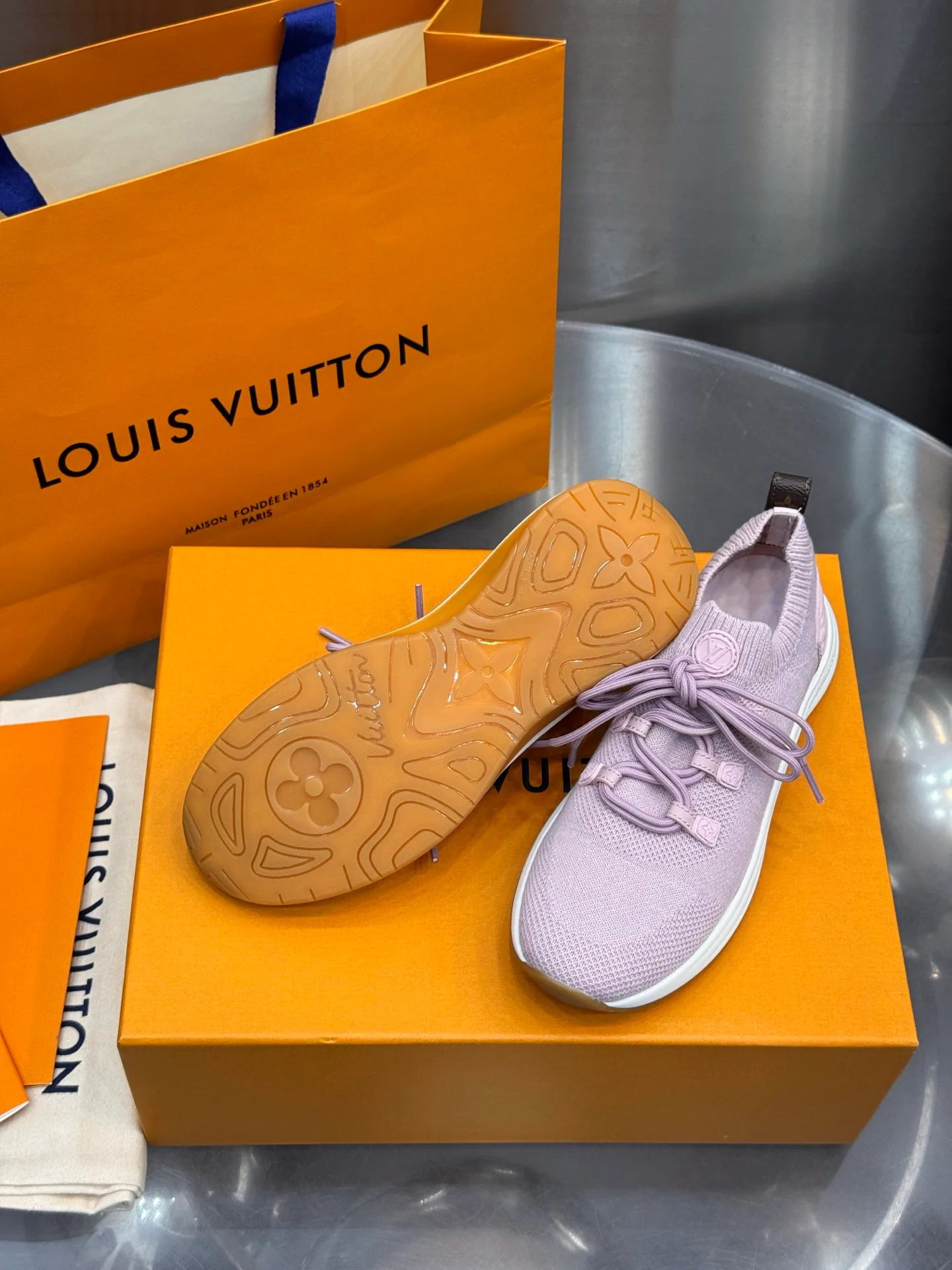 Кроссовки Женские Louis Vuitton 18202474