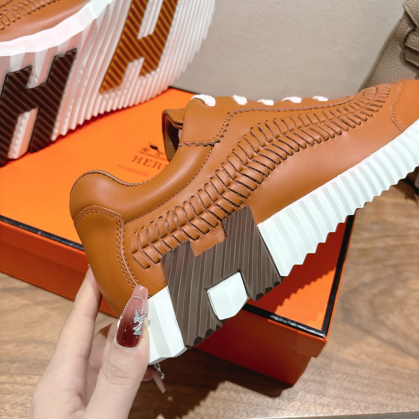 Кроссовки Женские Hermes 36336