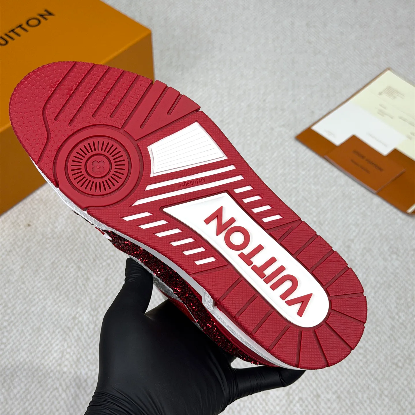 Кроссовки Женские Louis Vuitton 18892448
