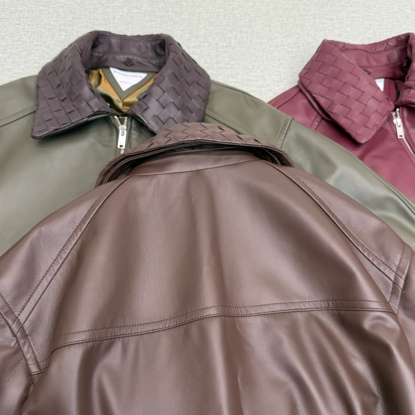Кожаные Куртки И Дублёнки Женские Bottega Veneta 17408438