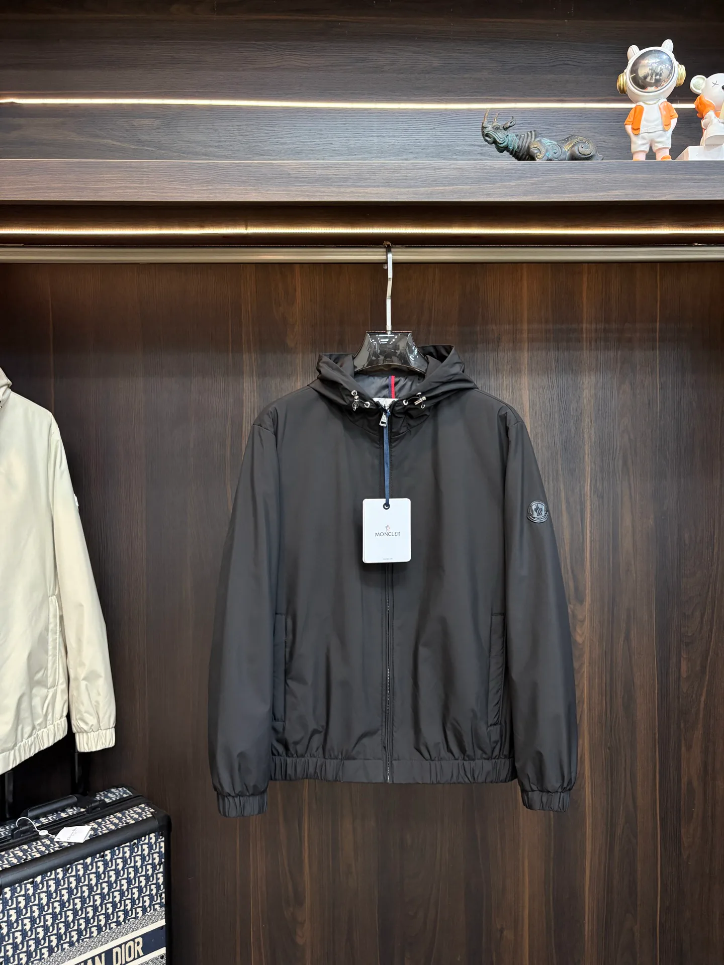 Куртки И Пуховики Женские Moncler 18157284