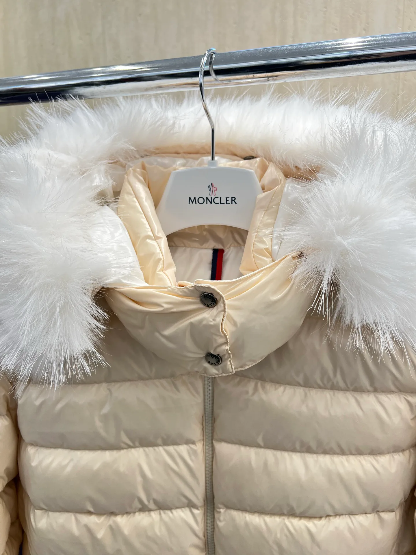 Куртки И Пуховики Женские Moncler 18891933
