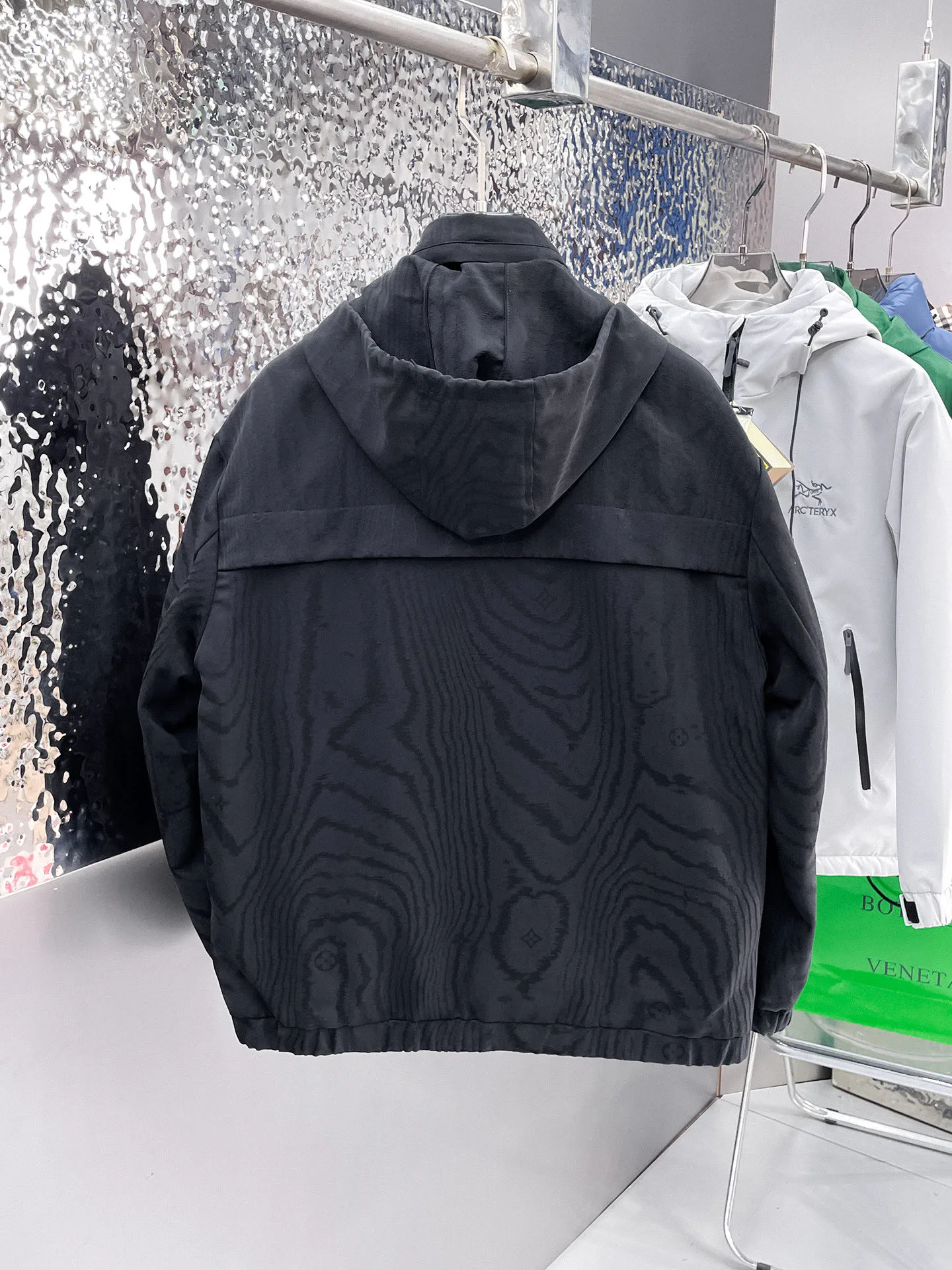 Куртки И Пуховики Мужские Louis Vuitton 9352294