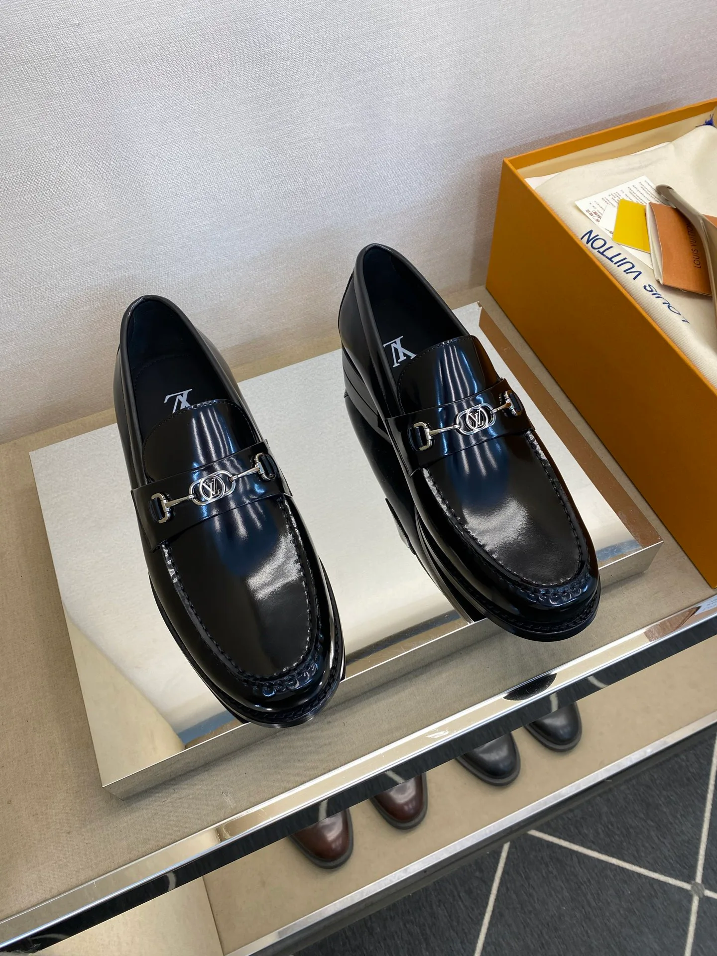 Лоферы И Туфли Мужские Louis Vuitton 18079168