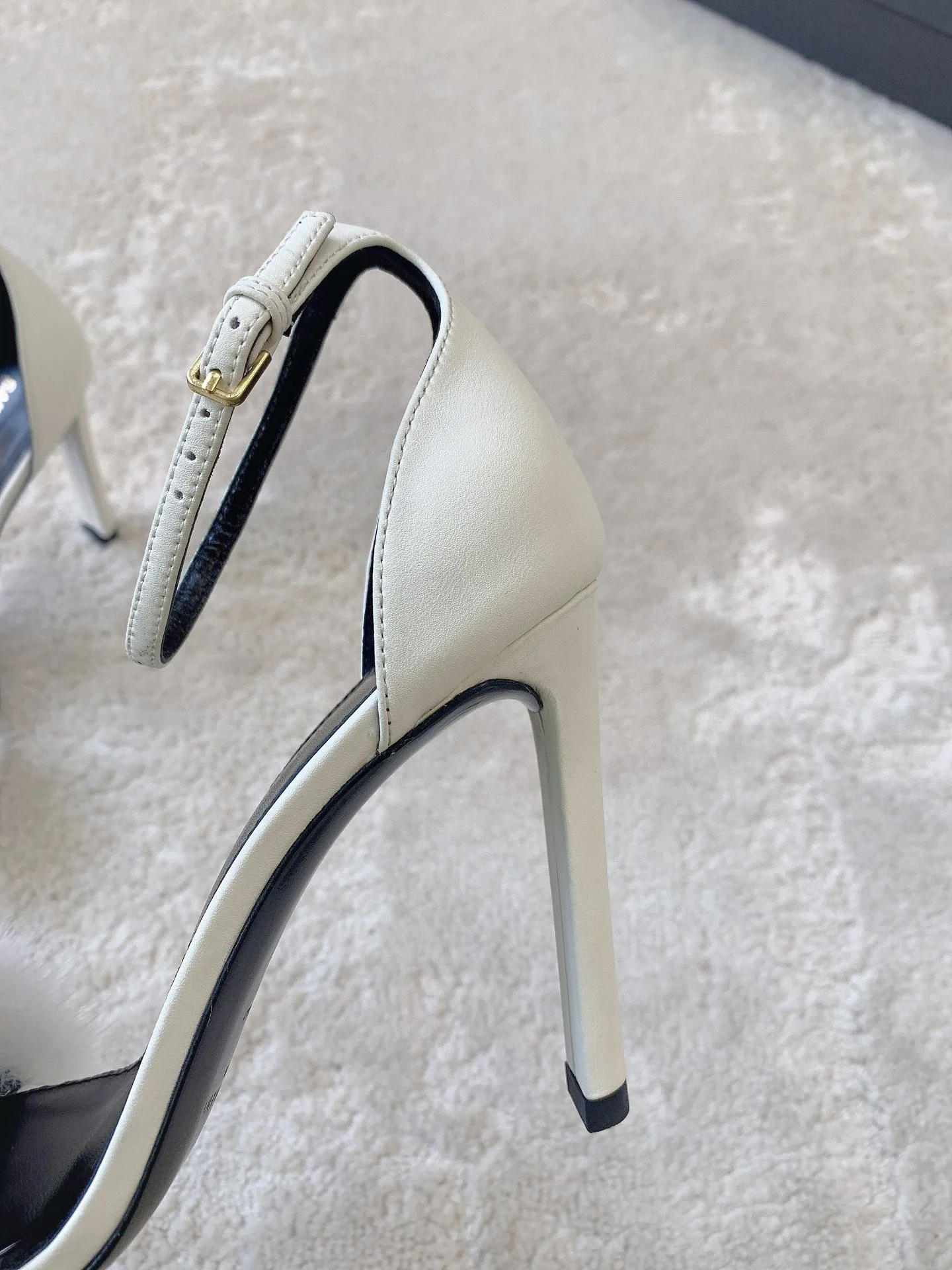 Босоножки Женские Saint Laurent 4560957