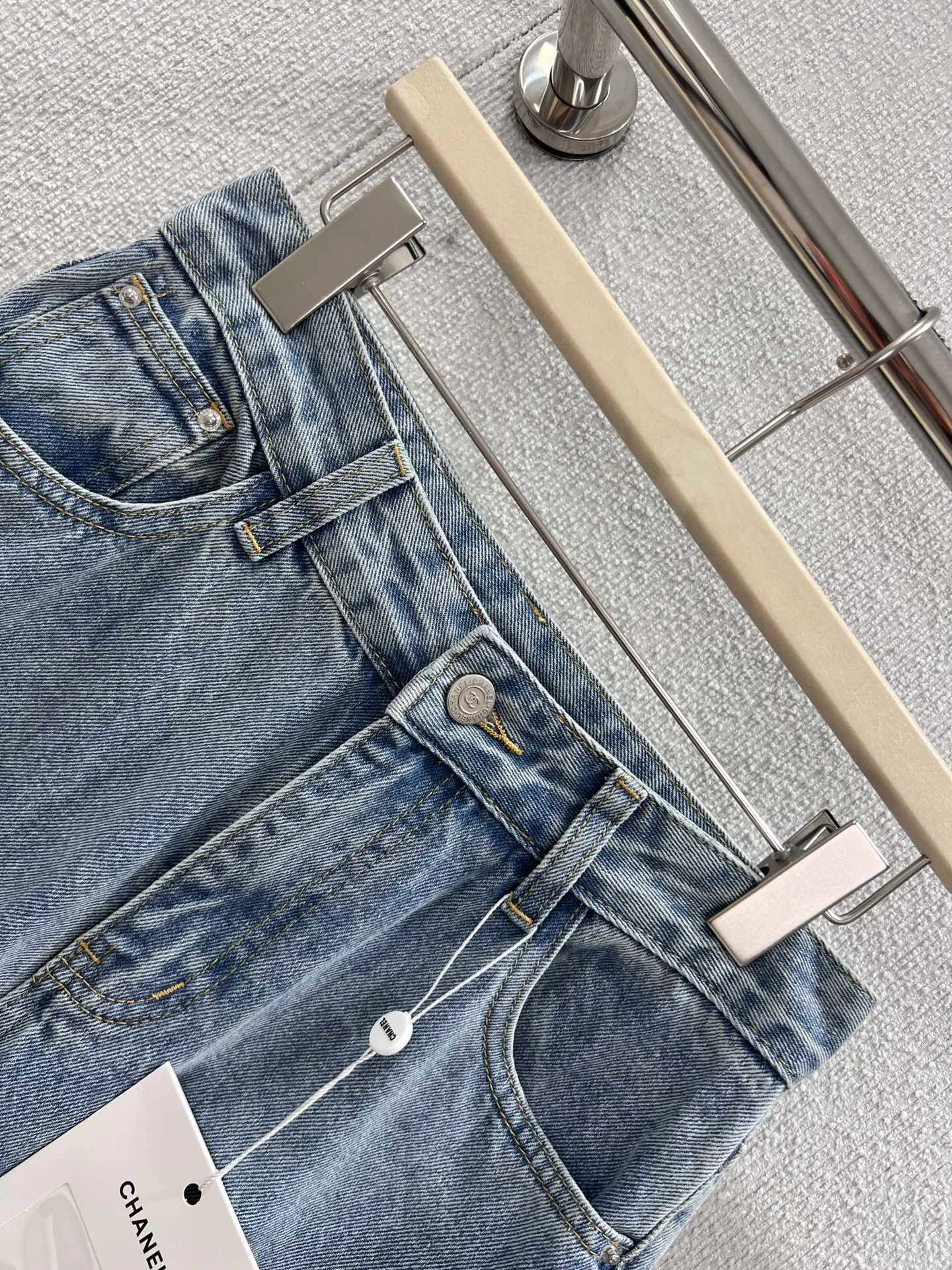 Джинсы Женские Chanel 10430285