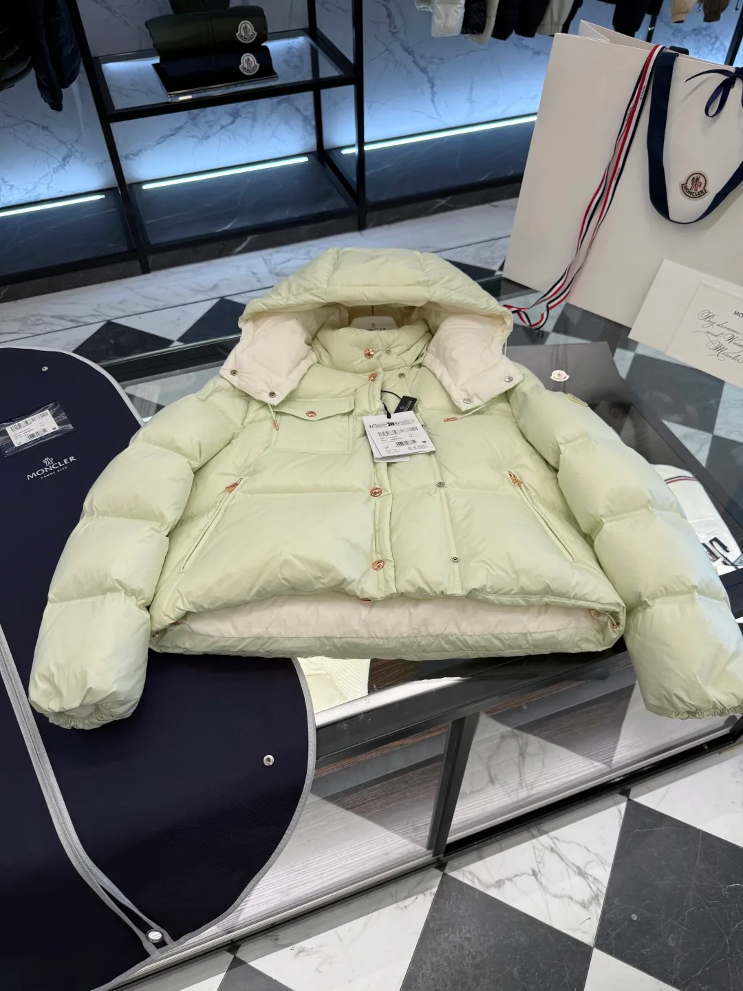 Куртки И Пуховики Женские Moncler 813084