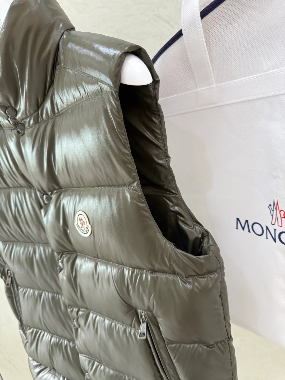 Жилеты Женские Moncler 18376097