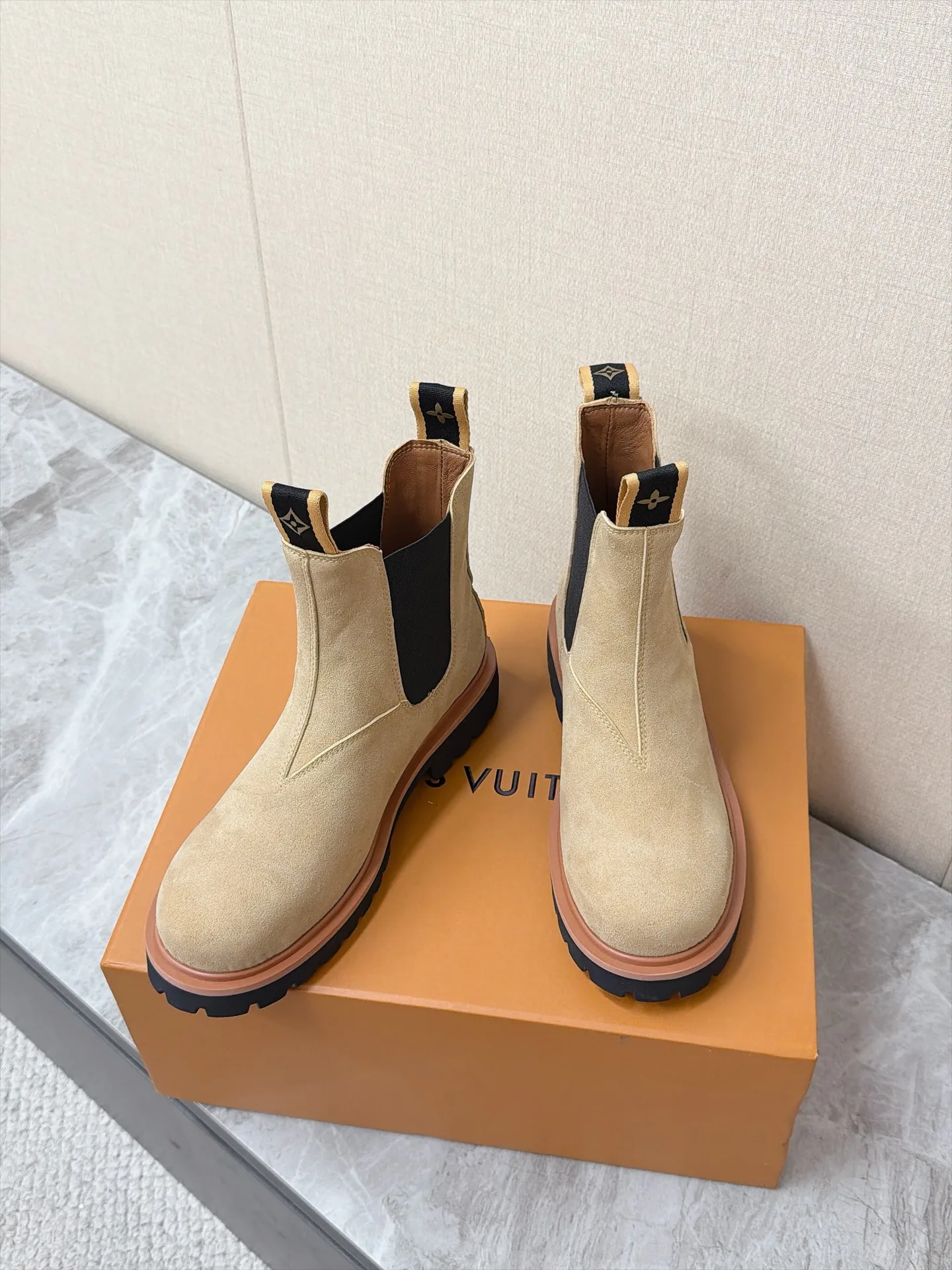 Ботинки Женские Louis Vuitton 19179022