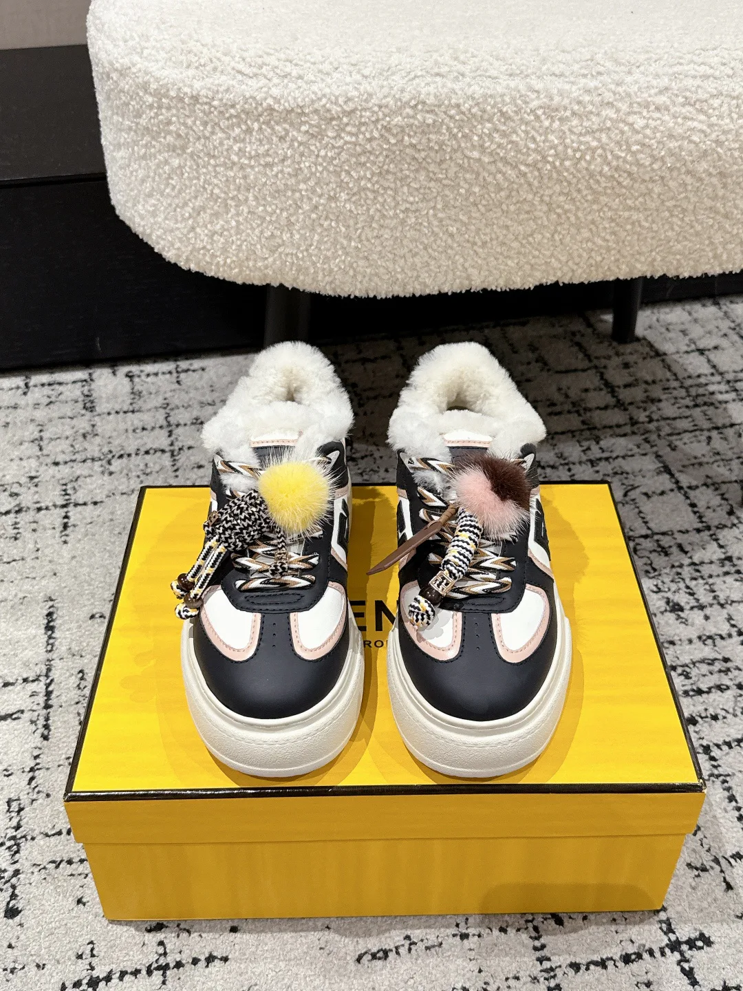 Кроссовки Женские Fendi 740298