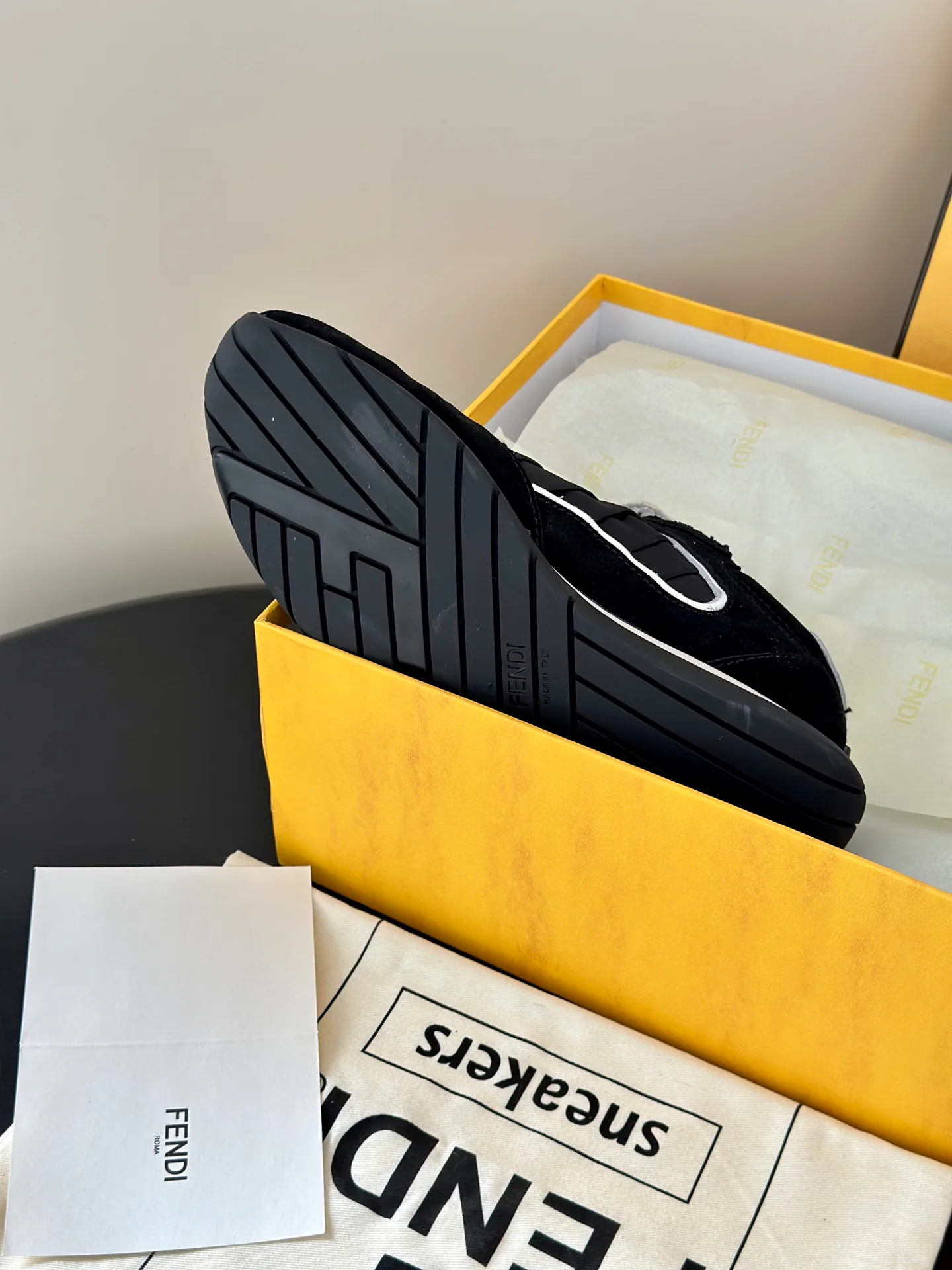 Кроссовки Женские Fendi 11886720