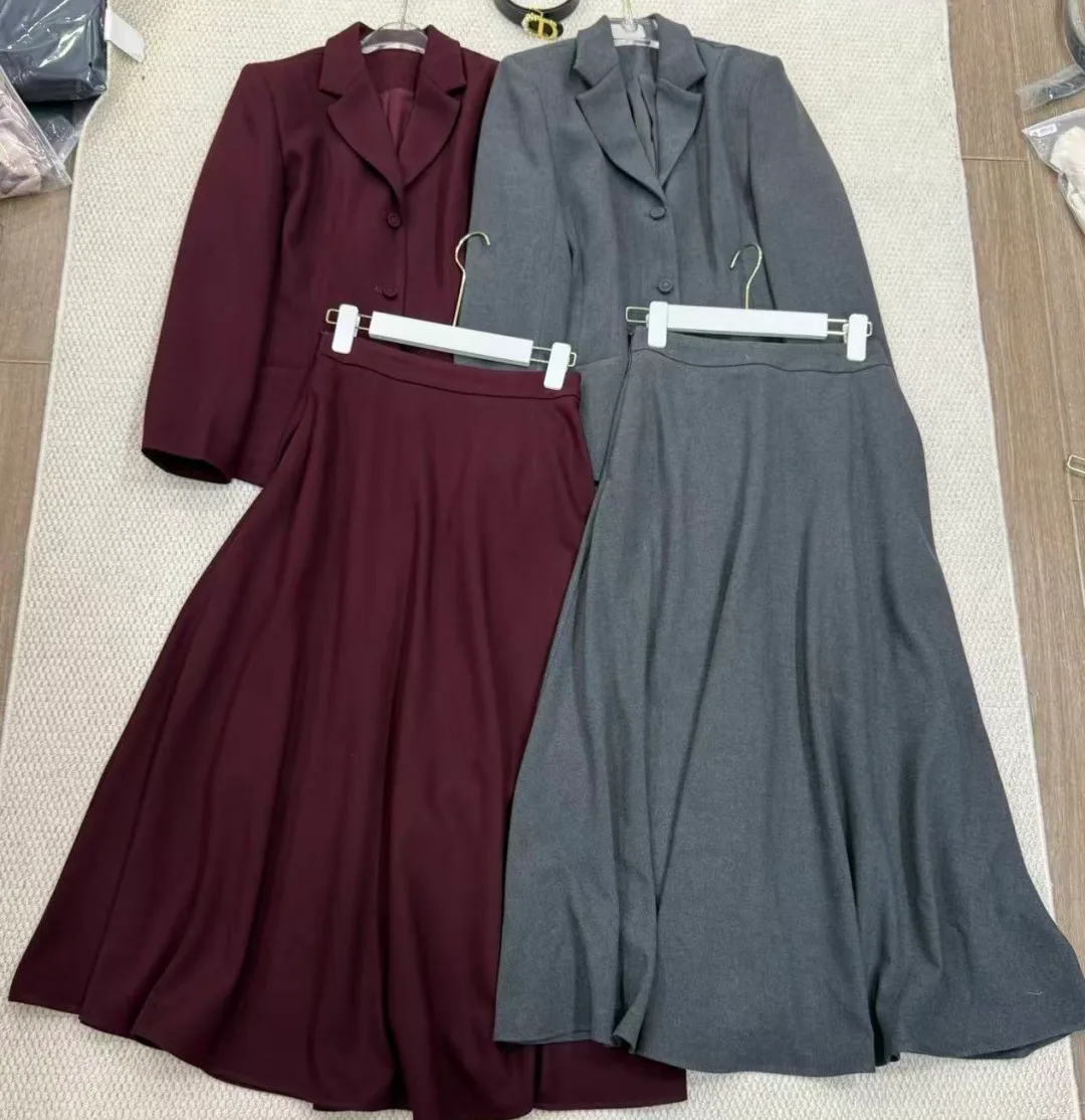 Костюмы Женские Christian Dior 18032298