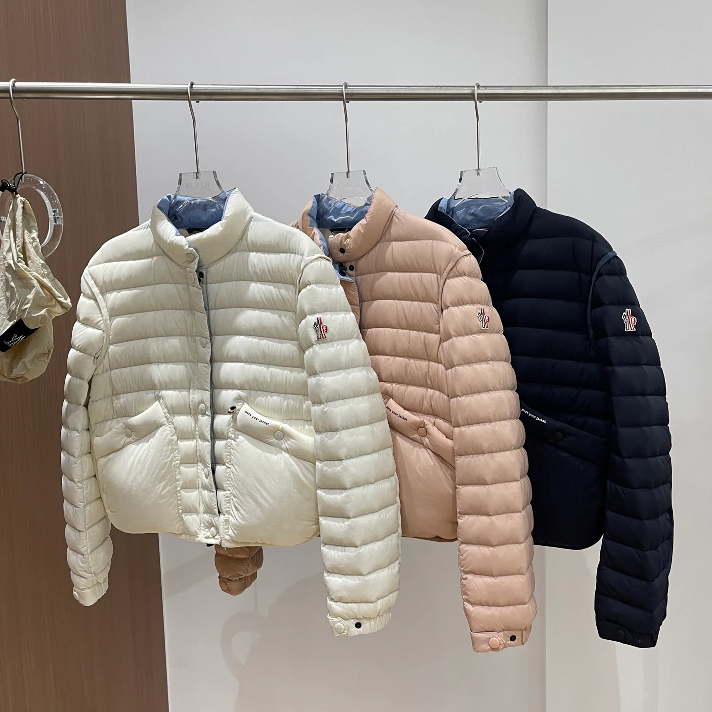 Куртки И Пуховики Женские Moncler 18710190