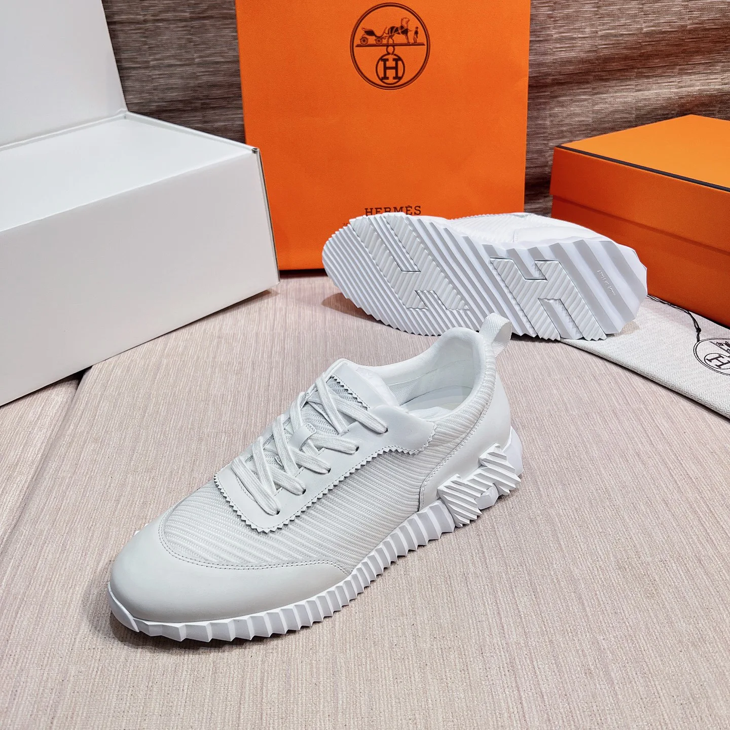 Кроссовки Женские Hermes 17749552