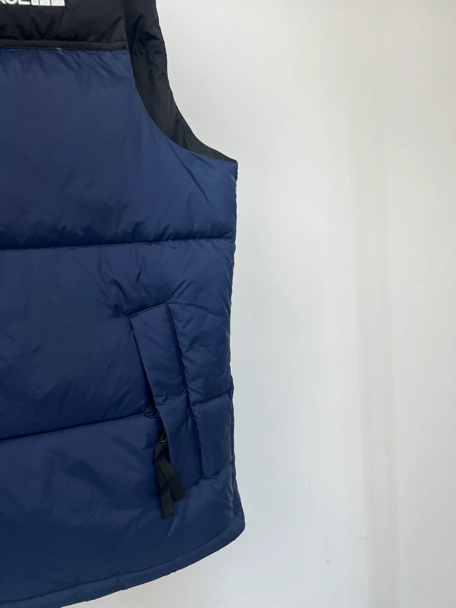Жилеты Женские The North Face 18416025
