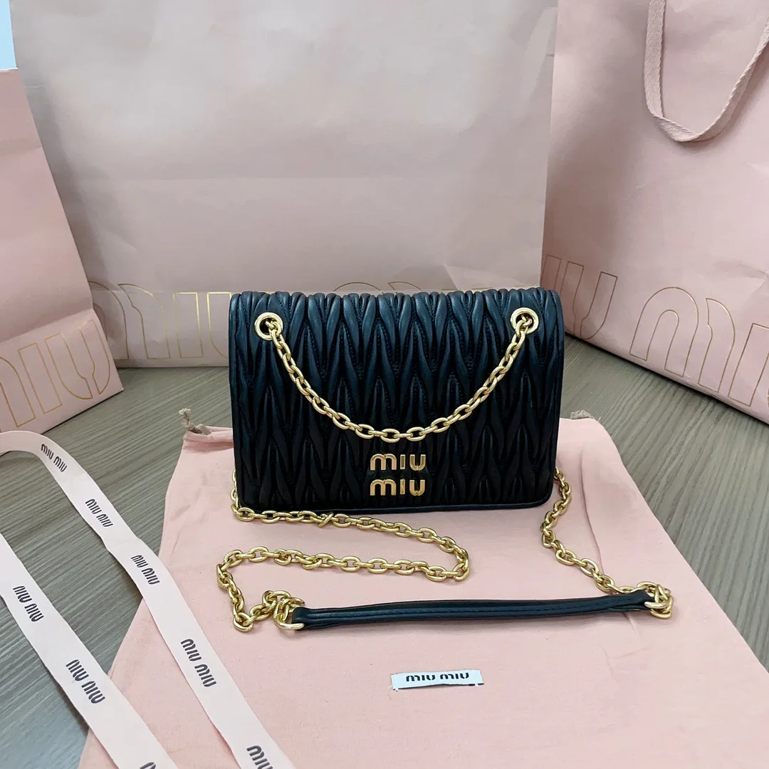 Классические Сумки Женские Prada 11872264