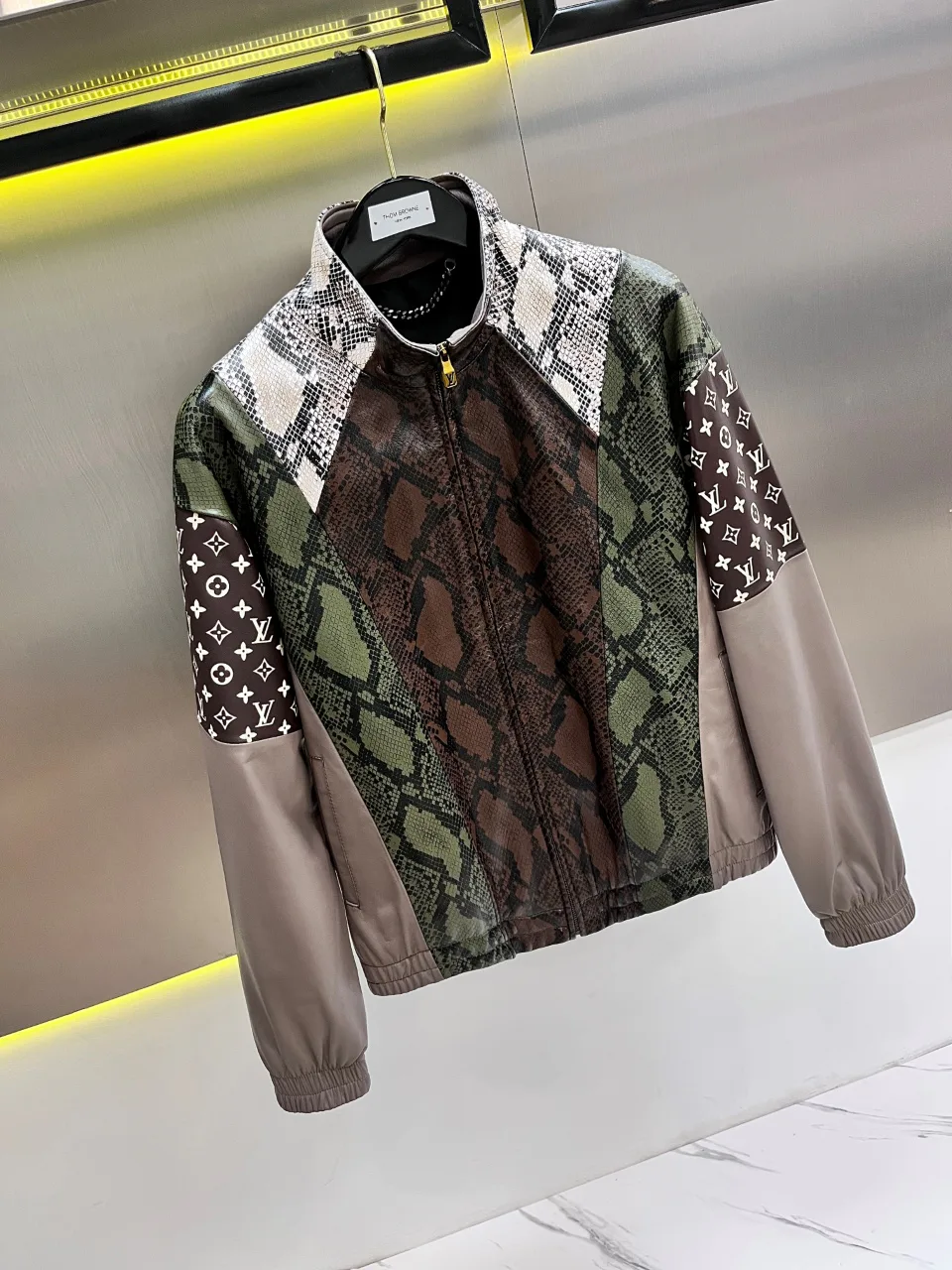 Куртки И Пуховики Мужские Louis Vuitton 119243