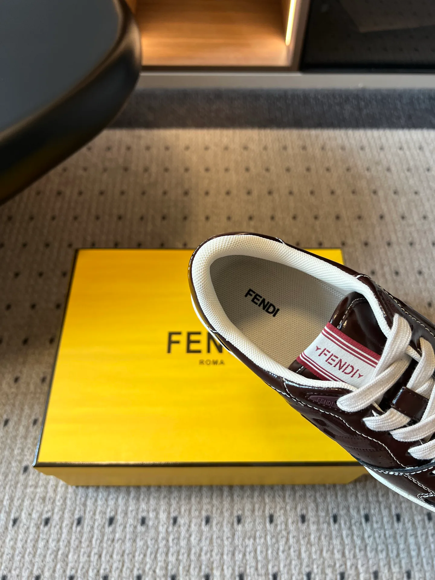 Кроссовки Женские Fendi 18121020