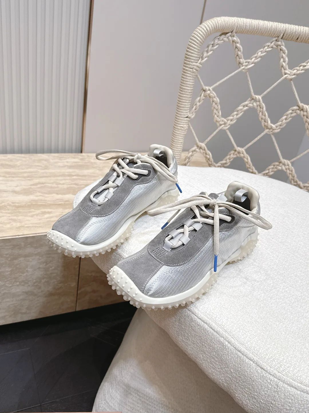 Кроссовки Женские Miu Miu 17366641
