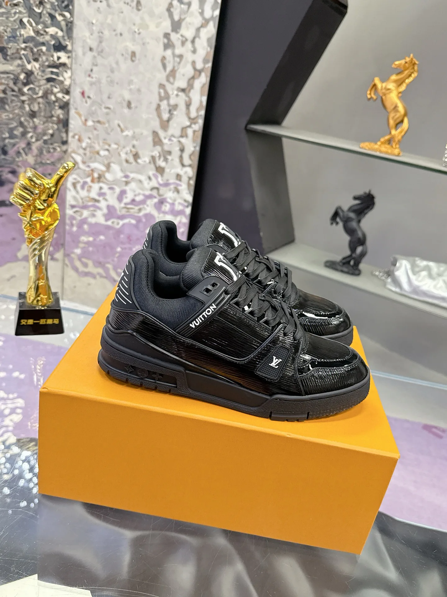 Кроссовки Женские Louis Vuitton 890291