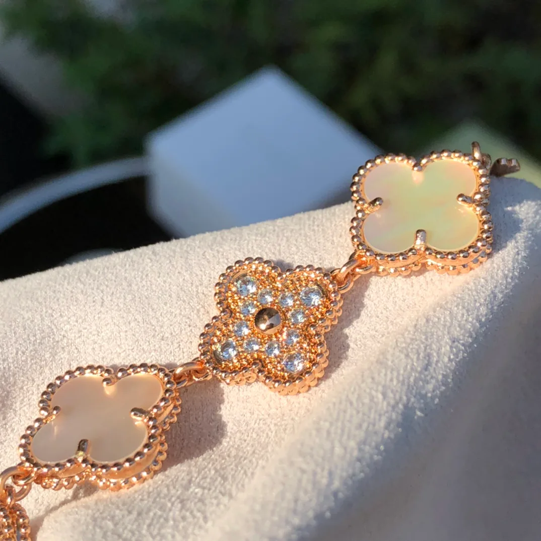 Бижутерия Van Cleef & Arpels 1044