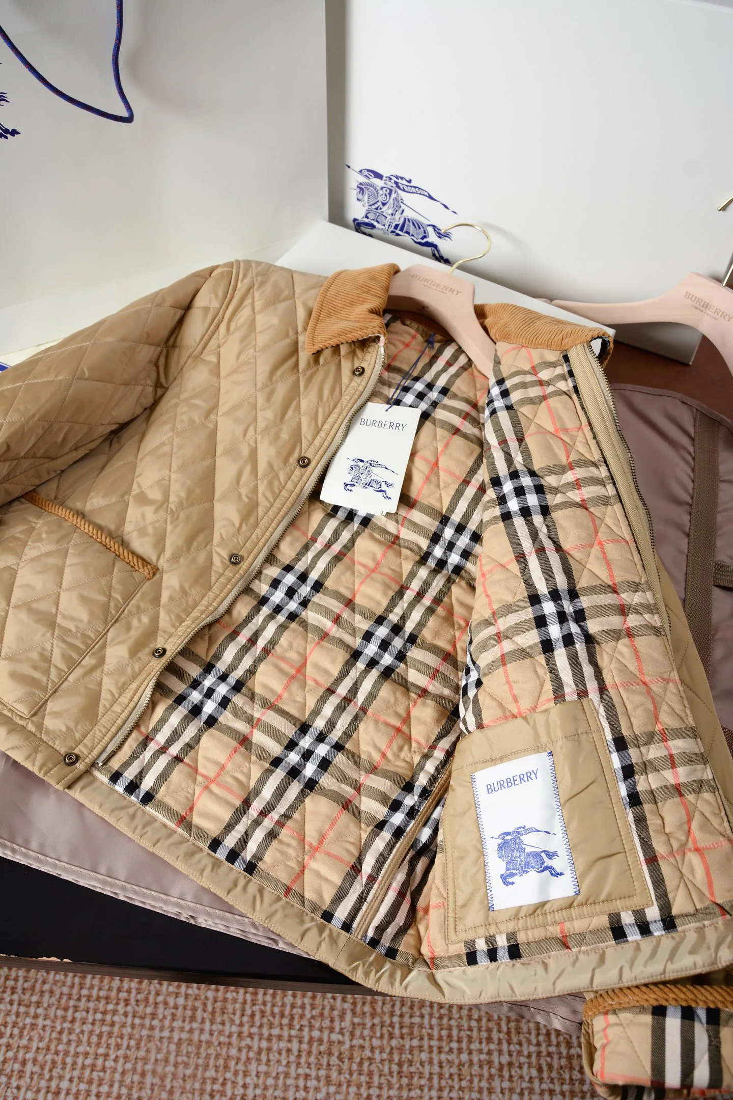 Куртки И Пуховики Женские Burberry 18512998